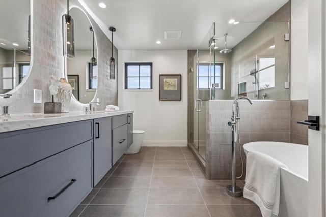 587 Creekside Court, Half Moon Bay CA: https://media.crmls.org/mediaz/99204533-817e-4ee0-b938-be2ac372560f.jpg