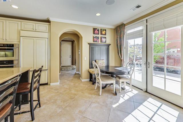 Image 16 of 53 For 3851 Silvera Ranch Dr