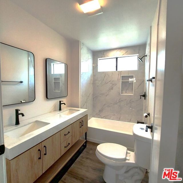 3831 W 60th Street, Los Angeles CA: https://media.crmls.org/mediaz/99207bd5-1f7e-4d48-ba0a-9d3bc56f791e.jpg