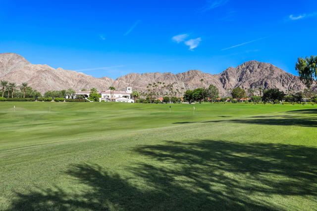 49845 Lago Drive, La Quinta CA: https://media.crmls.org/mediaz/99208e95-d66a-4576-bb94-19222aeeecc5.jpg