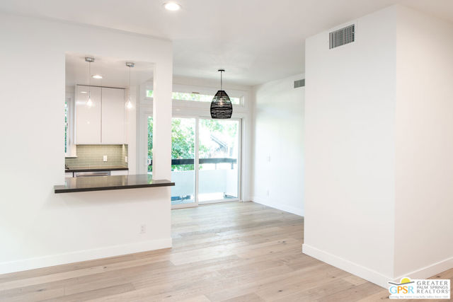 717 N ORLANDO Avenue, Los Angeles CA: https://media.crmls.org/mediaz/99208efa-0171-4003-8dfc-faa0c90cf7d5.jpg