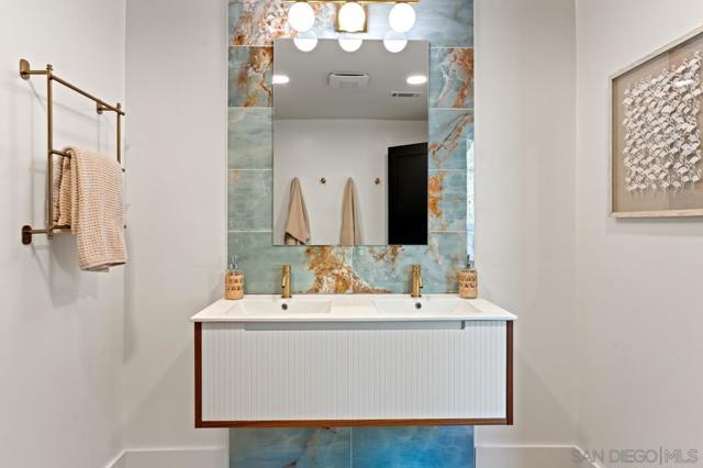4911 Beaumont Dr, La Mesa CA: https://media.crmls.org/mediaz/992102d8-6060-4f67-a4a4-4feb282171f4.jpg