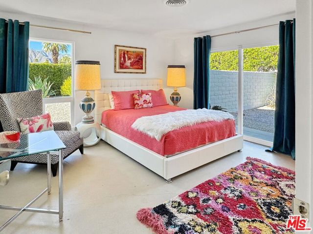 2235 E Paseo Gracia, Palm Springs CA: https://media.crmls.org/mediaz/9921249a-ca65-45d1-b59b-6aeb604703ef.jpg