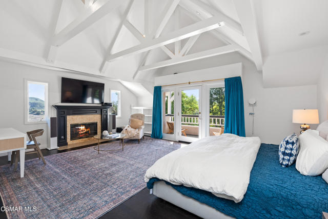 6144 1/4 Chesebro Road, Agoura Hills CA: https://media.crmls.org/mediaz/9921514b-d4d0-490b-a8c2-c4e93d3d22c4.jpg