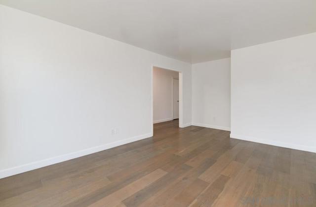 554 7Th St, Imperial Beach CA: https://media.crmls.org/mediaz/9921a342-c38c-4476-9e4c-271f20cc9f59.jpg