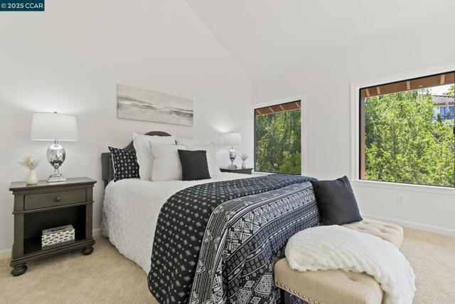 731 Lakemont Pl, San Ramon CA: https://media.crmls.org/mediaz/9921bb01-258d-4b68-9058-e275d3898f36.jpg