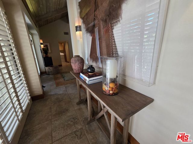 34725 Mission Hills Drive, Rancho Mirage CA: https://media.crmls.org/mediaz/9921c164-c835-46a5-98d3-346a66815147.jpg