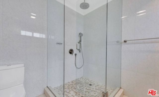 5340 Wilkinson Avenue, Valley Village CA: https://media.crmls.org/mediaz/9921d6e3-6cdf-4e50-979c-c3e5b560208a.jpg