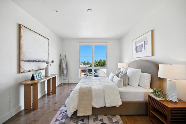 657 Walnut Street, San Carlos CA: https://media.crmls.org/mediaz/99221cd8-6576-4479-b223-52c8baa771a9.jpg