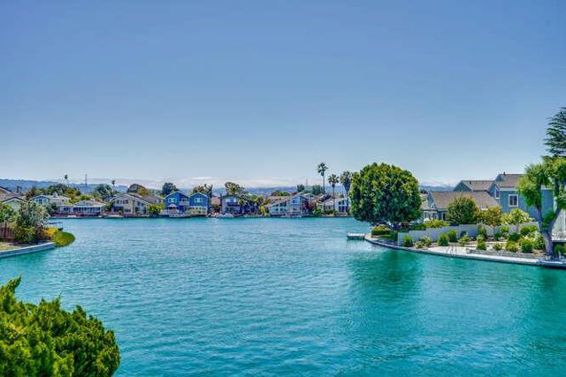 998 Flying Fish Street, Foster City CA: https://media.crmls.org/mediaz/99225197-9e8b-4986-a2c0-45f6ca118fe0.jpg