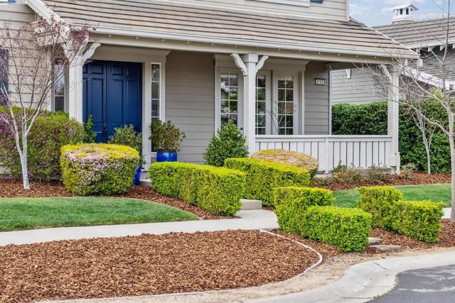 2193 Autinori Ct, Livermore CA: https://media.crmls.org/mediaz/9922b601-8dfb-4560-95bd-2c16c54c28b9.jpg