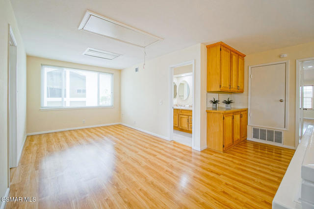 2111 Peak Place, Thousand Oaks CA: https://media.crmls.org/mediaz/99237fbd-5915-4b27-b10d-799e6399dba4.jpg