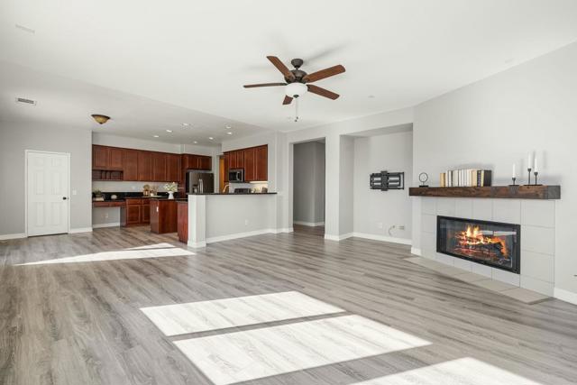 Image 4 of 47 For 79899 Swansea Avenue