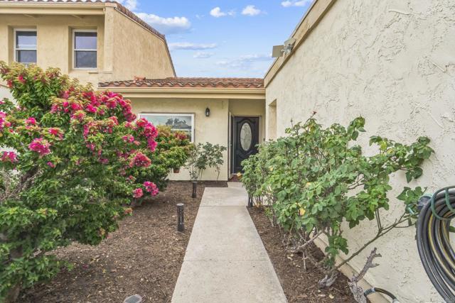 Detail Gallery Image 2 of 33 For 13426 the Sq, Poway,  CA 92064 - 2 Beds | 2 Baths