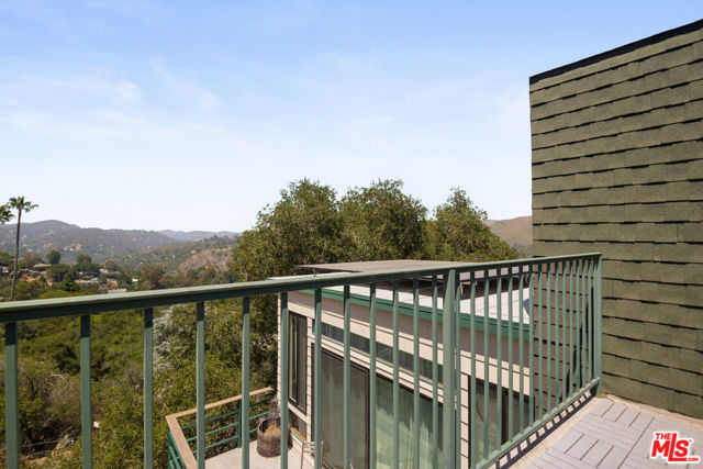 1212 Fernwood Pacific Drive, Topanga CA: https://media.crmls.org/mediaz/9924e018-6511-47d2-9581-82f742c57a9a.jpg