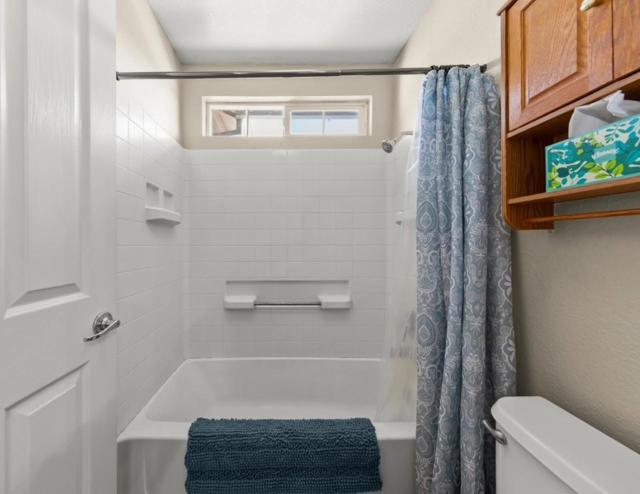 2090 Iroula Way, Tracy CA: https://media.crmls.org/mediaz/99251132-1a07-4fa4-9fff-7bc62339d451.jpg