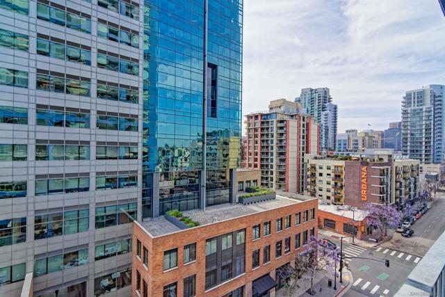 321 10th Avenue, San Diego CA: https://media.crmls.org/mediaz/99257fdc-9da0-4257-814b-db48a1cd8b51.jpg