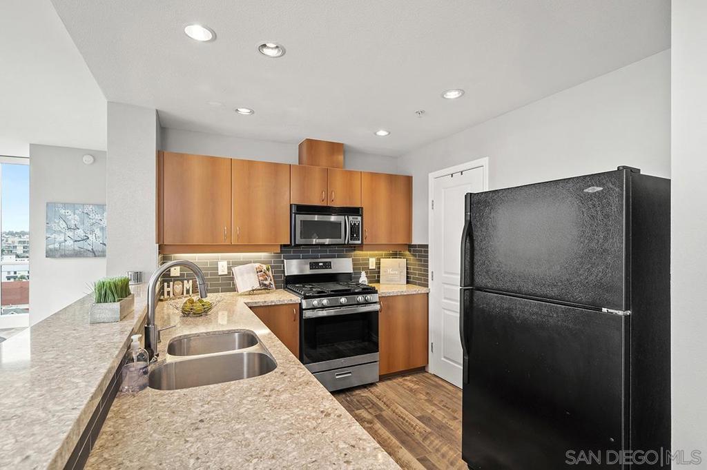 300 Beech St - photo 16