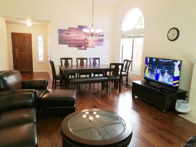 4251 Sturgeon Ct, San Diego CA: https://media.crmls.org/mediaz/99259d6b-f3e6-40f7-aee2-a4a28f309a62.jpg