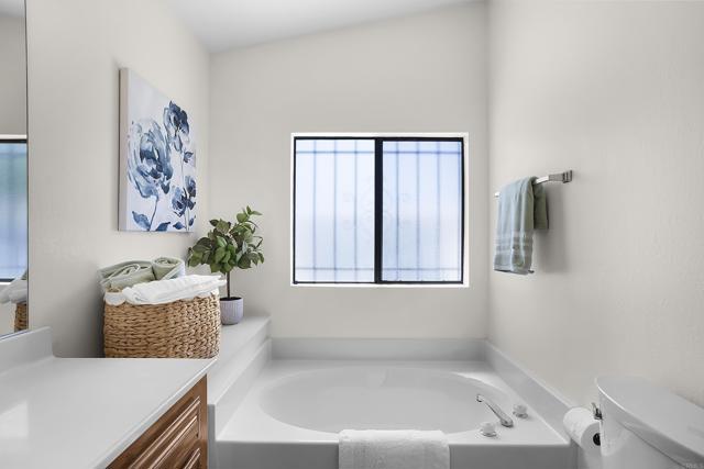 2010 W San Marcos Boulevard, San Marcos CA: https://media.crmls.org/mediaz/9925bfb8-9cb2-446a-9c40-cf1f66701191.jpg