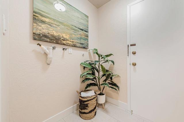 576 Albion Drive, San Jose CA: https://media.crmls.org/mediaz/9925e54a-b30f-42ca-8319-fc7bb759148f.jpg