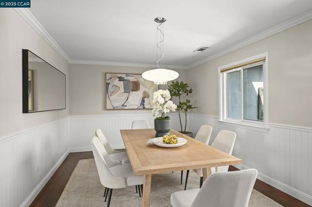940 Lexington Pl, San Ramon CA: https://media.crmls.org/mediaz/9926abd9-21d2-4641-8484-a762d307044e.jpg