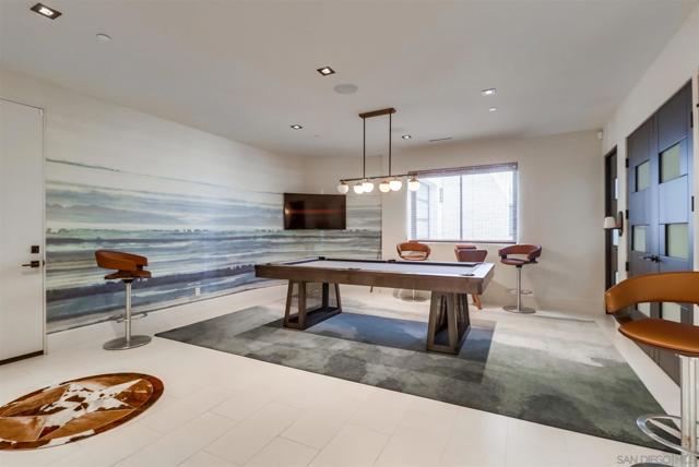 969 Adella Ave, Coronado CA: https://media.crmls.org/mediaz/9926e1e4-3a36-4912-a677-4f9adbe7cf5b.jpg