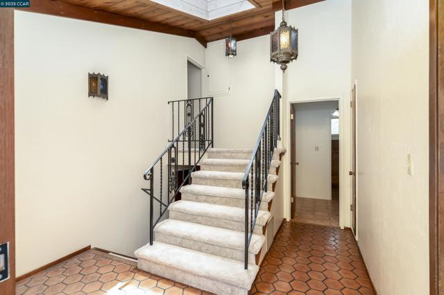 6180 HILLSIDE DRIVE, El Sobrante CA: https://media.crmls.org/mediaz/9926eb4b-cf91-42b4-82ad-b669f7c39d90.jpg