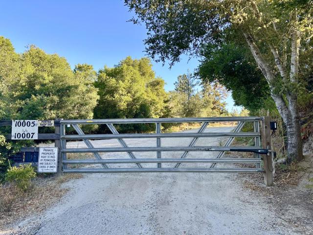 10001 West Drive, Felton CA: https://media.crmls.org/mediaz/9926f694-3505-414d-a0aa-6a1f07207ded.jpg
