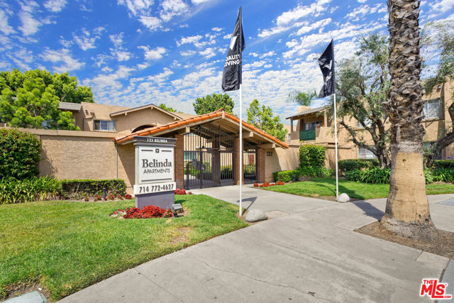 125 BELINDA Circle, Anaheim, California 92801, ,Residential Income,For Sale,BELINDA,22158681