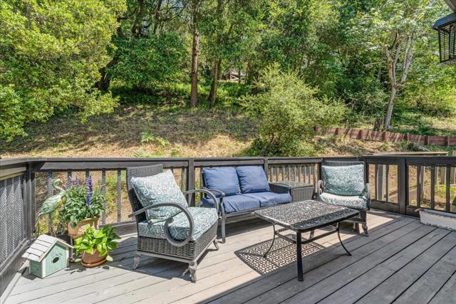284 Brooktree Ranch Road, Aptos CA: https://media.crmls.org/mediaz/9927debf-d895-4f3f-8c8a-7e3d8498d053.jpg