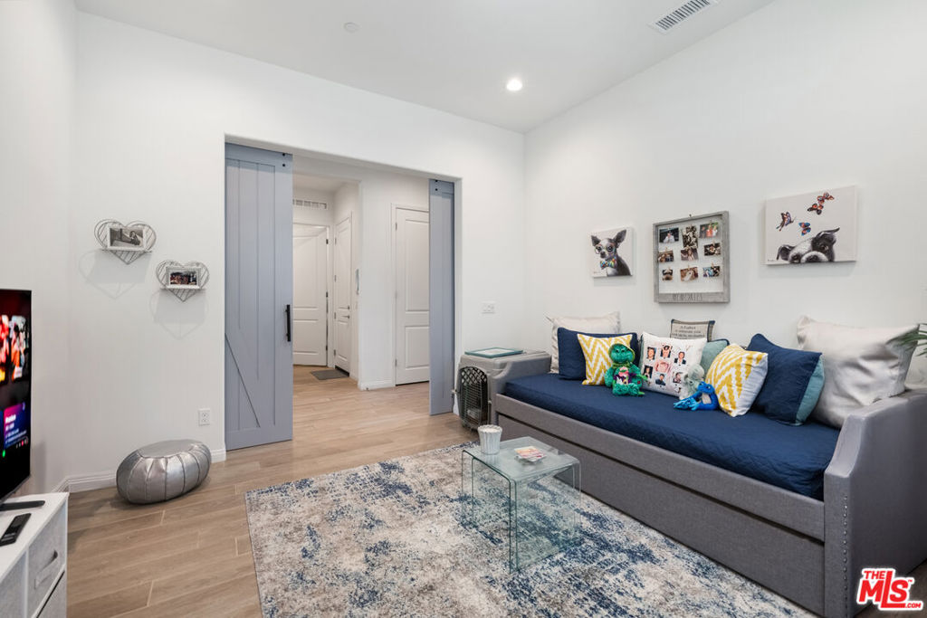 MLS #25615411 image #21