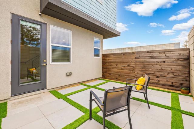 1307 Pullman Way, Oakland CA: https://media.crmls.org/mediaz/99292c53-1c81-48be-8e94-8e71ac1b734d.jpg