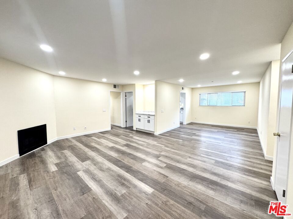 3970 Ingraham Street #102