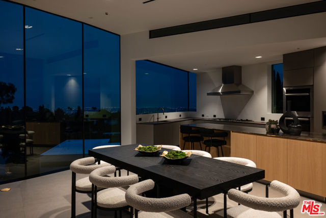 9277 Thrush Way, Los Angeles CA: https://media.crmls.org/mediaz/992a845a-9dec-47e5-ae53-17acf045ada8.jpg