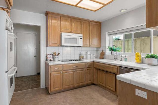 3339 Elgin Lane, San Jose CA: https://media.crmls.org/mediaz/992aec6c-1478-4289-9550-34cd32fb6306.jpg