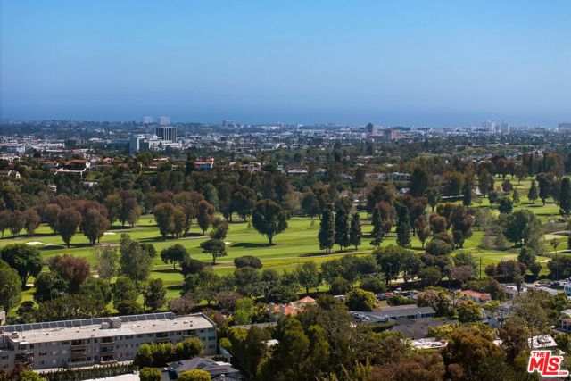 403 S Bundy Drive, Los Angeles CA: https://media.crmls.org/mediaz/992c9213-33fc-4b2b-af35-751d0487963b.jpg
