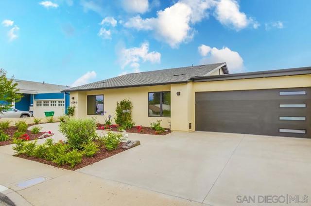 14066 Crest Way, Del Mar CA: https://media.crmls.org/mediaz/992d5d3a-0bc7-43d7-822d-c6ac70696df8.jpg