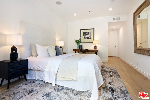2102 Century Park Lane, Los Angeles CA: https://media.crmls.org/mediaz/992d8673-b280-4fd6-8fd7-4e4251833ed6.jpg