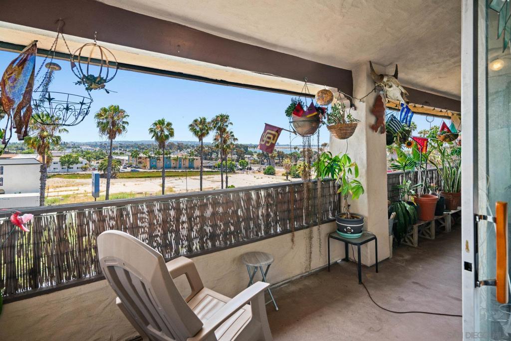 2540 Clairemont Dr - photo 17