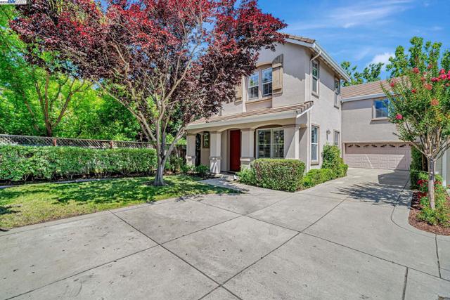260 Abigail Cir, Danville CA: https://media.crmls.org/mediaz/992dbefa-8bfc-411b-a266-8be4c288c419.jpg