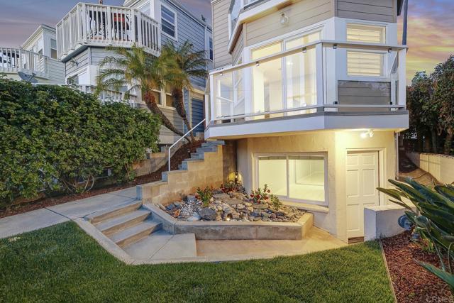 644 Grant Street, Oceanside CA: https://media.crmls.org/mediaz/992e4640-3c8d-4be2-ad53-fe55776d7bad.jpg