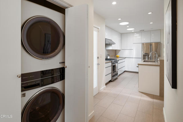 4531 El Camino Corto, La Canada Flintridge CA: https://media.crmls.org/mediaz/992f920a-b23f-4f3e-b1e9-4d07b41a2142.jpg