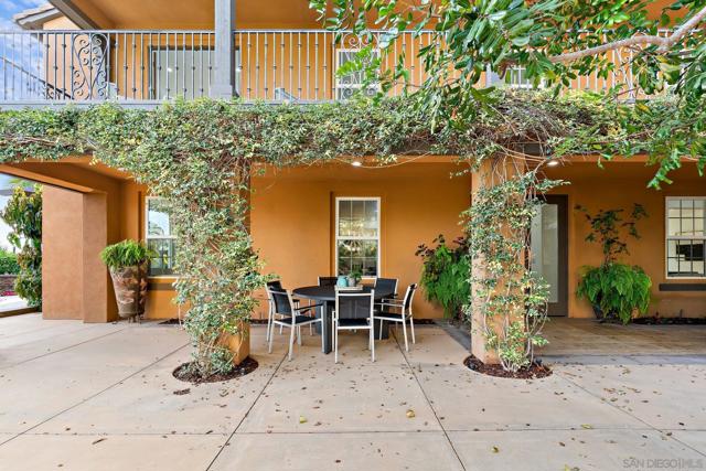 3219 Corte Paloma, Carlsbad CA: https://media.crmls.org/mediaz/99302906-1343-487e-9f3a-10602d36e159.jpg