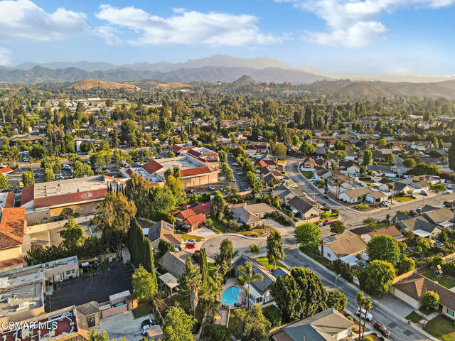 3000 Starling Avenue, Thousand Oaks CA: https://media.crmls.org/mediaz/99303bcc-8a91-4047-89e7-6ba3c4c2ead3.jpg