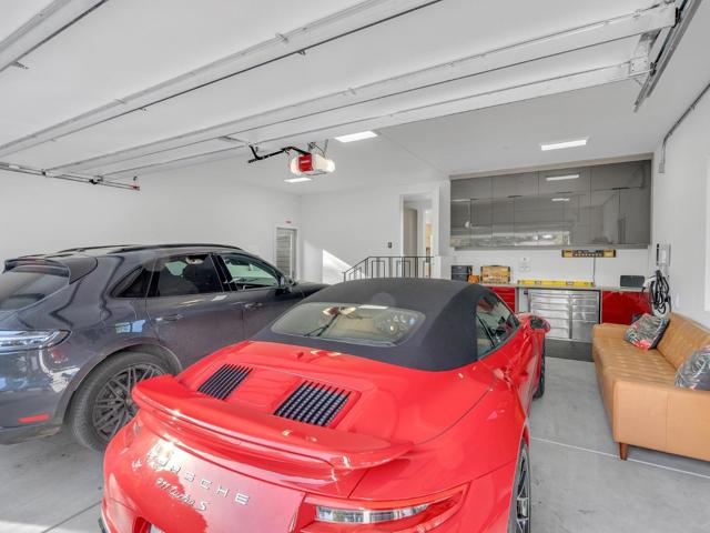 60 Glengarry Way, Hillsborough CA: https://media.crmls.org/mediaz/99308152-e04f-4d70-a36d-6f0b3dcddb93.jpg