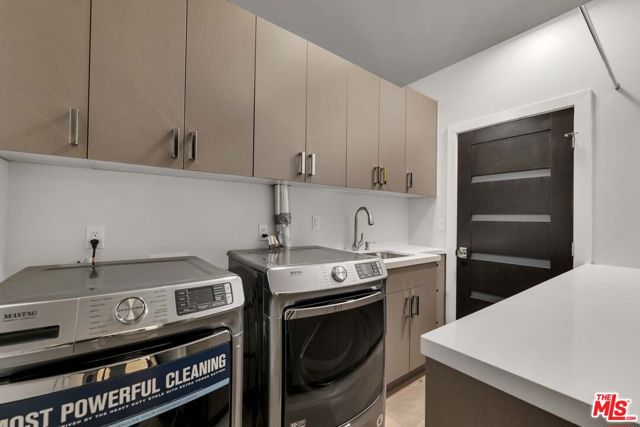 25423 Malibu Road, Malibu CA: https://media.crmls.org/mediaz/99316859-d484-4de9-aa05-a36a03a4cbd8.jpg
