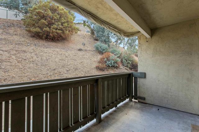 830 W Lincoln Avenue, Escondido CA: https://media.crmls.org/mediaz/993184b0-9028-43fe-921b-930e3cf70d4a.jpg