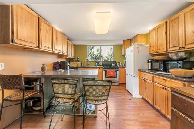 371 Calabasas Road, Watsonville CA: https://media.crmls.org/mediaz/9931da82-188a-452b-88b9-c88f6189dbef.jpg