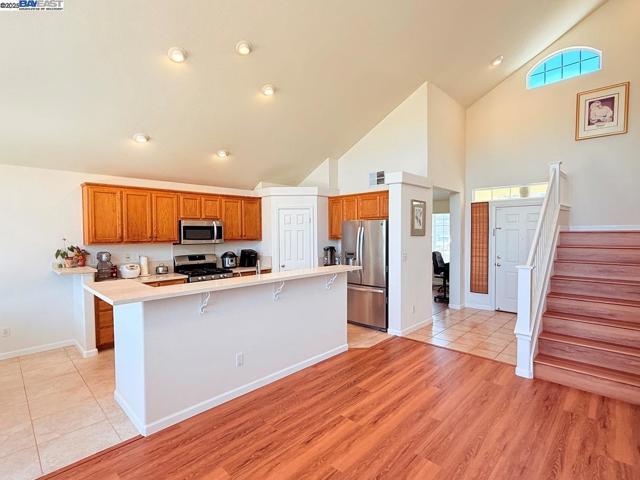 1322 Emerson Dr, Pittsburg CA: https://media.crmls.org/mediaz/993304d5-3fc9-4ae6-9167-c99c8e1b1698.jpg